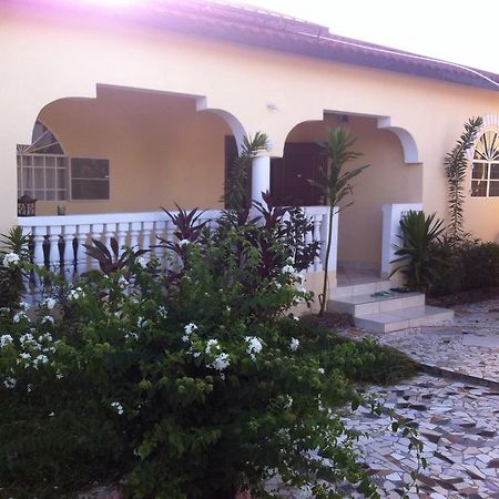 Dream Nest Hotel Brufut Exterior foto